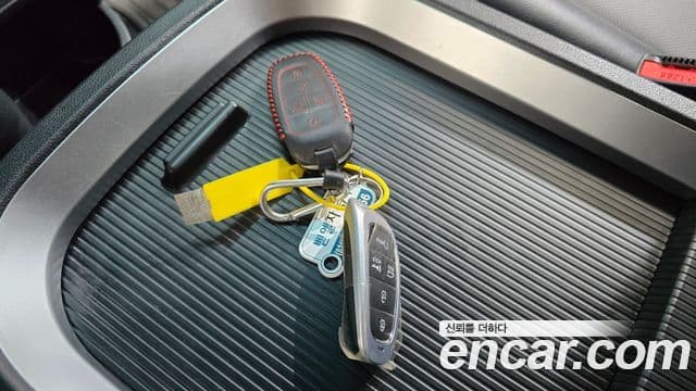 Hyundai Staria 2021 — ფოტო 15/20