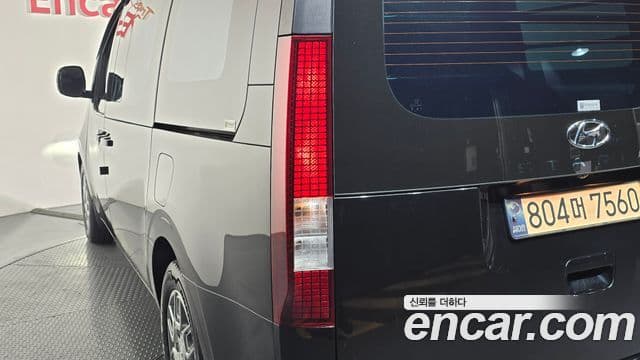 Hyundai Staria 2021 — Şəkil 17/32