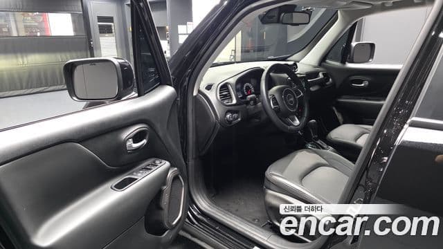 Jeep Renegade 2023 — Şəkil 9/20