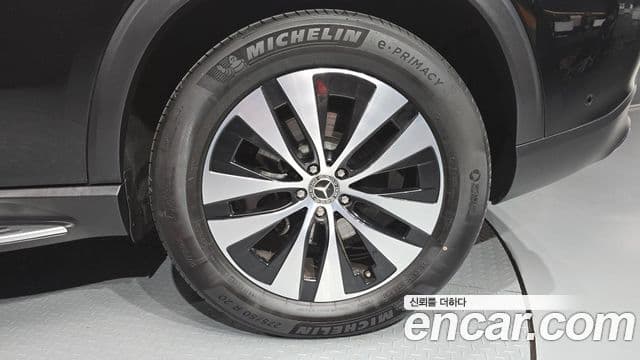 Mercedes-Benz GLE-Class 2025 — Photo 23/34