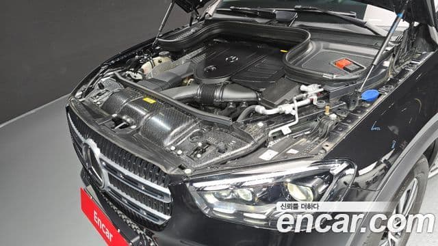 Mercedes-Benz GLE-Class 2025 — Photo 26/34