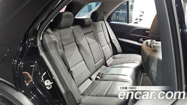 Mercedes-Benz GLE-Class 2025 — Photo 3/34