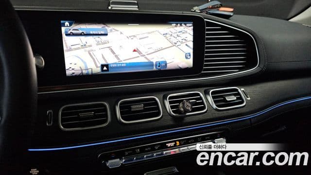 Mercedes-Benz GLE-Class 2025 — Photo 9/34