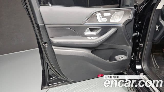 Mercedes-Benz GLE-Class 2025 — Photo 19/34