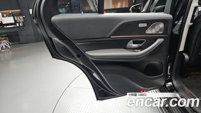 Mercedes-Benz GLE-Class 2025 — Photo 12/34