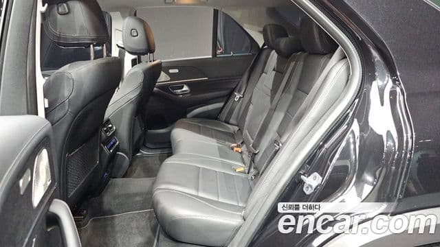 Mercedes-Benz GLE-Class 2025 — Photo 29/34