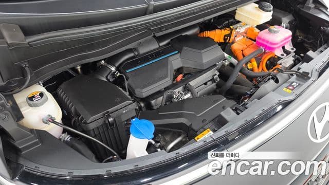 Hyundai Staria 2024 — ფოტო 6/20