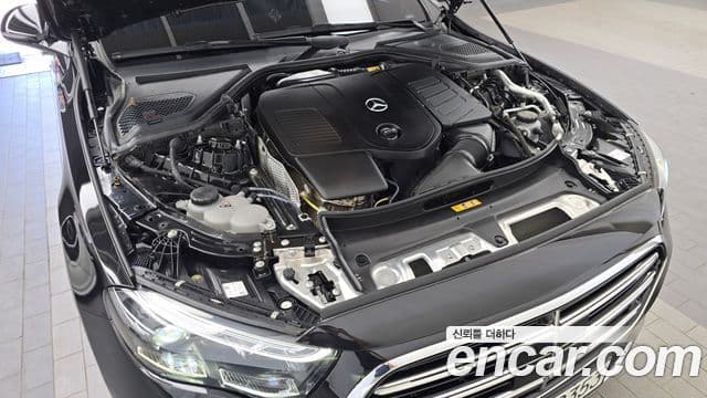 Mercedes-Benz E-Class 2024 — ფოტო 6/20
