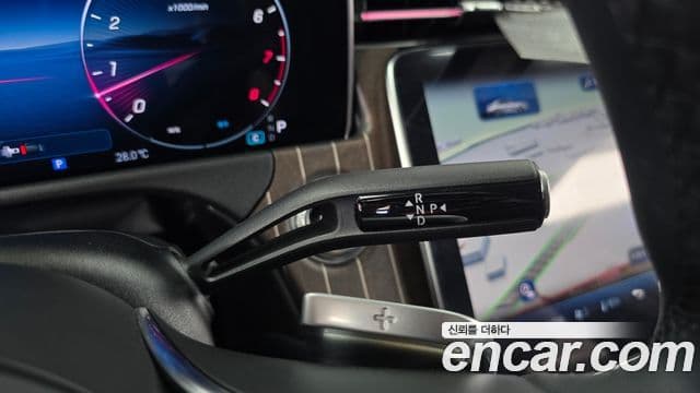 Mercedes-Benz E-Class 2024 — ფოტო 8/20