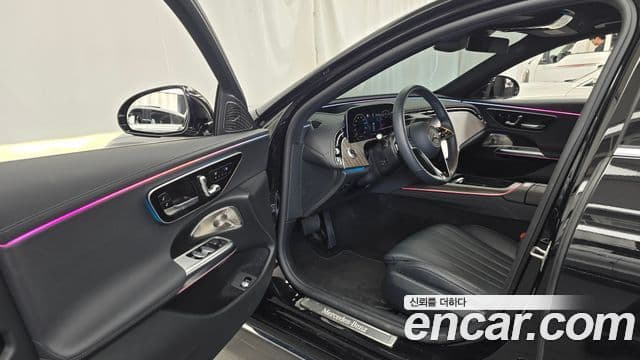 Mercedes-Benz E-Class 2024 — ფოტო 9/20