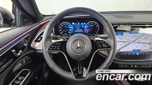 Mercedes-Benz E-Class 2024 — ფოტო 13/20
