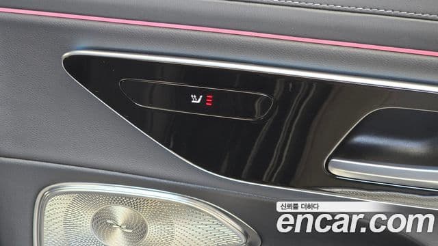 Mercedes-Benz E-Class 2024 — ფოტო 19/20