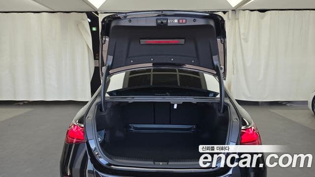 Mercedes-Benz E-Class 2024 — ფოტო 20/20