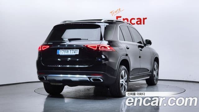 Mercedes-Benz GLE-Class 2020 — ფოტო 2/20