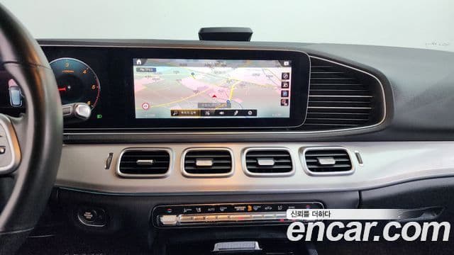 Mercedes-Benz GLE-Class 2020 — ფოტო 13/20