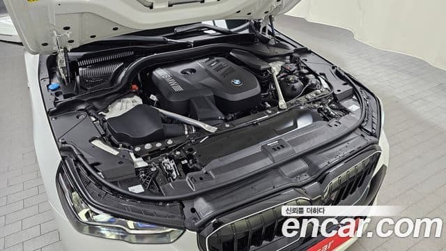BMW 5 Series 2025 — ფოტო 6/20
