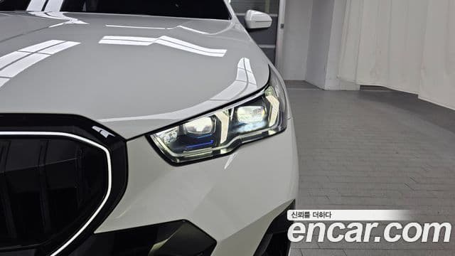 BMW 5 Series 2025 — Photo 28/33