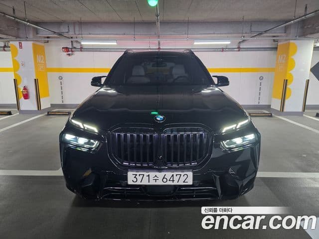 BMW X7 2023 — Photo 1/18