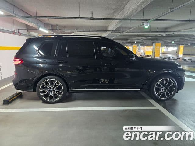 BMW X7 2023 — Photo 4/18