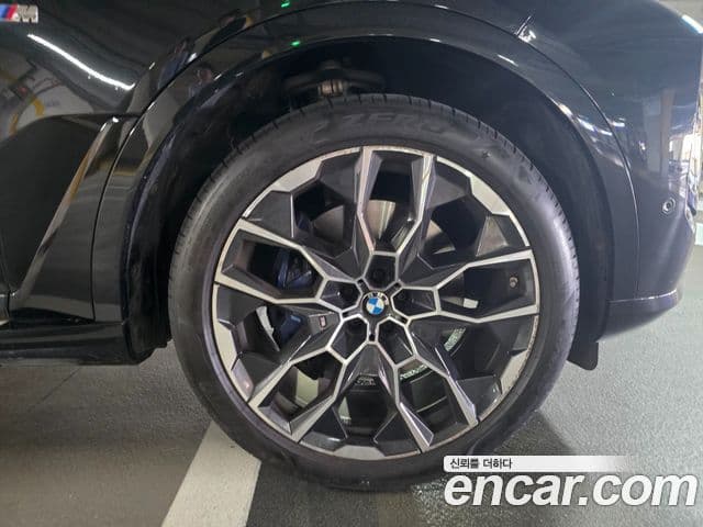 BMW X7 2023 — Photo 10/18