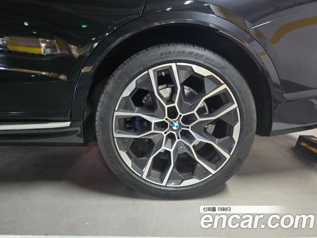 BMW X7 2023 — Photo 6/18
