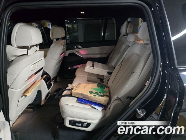 BMW X7 2023 — Photo 12/18
