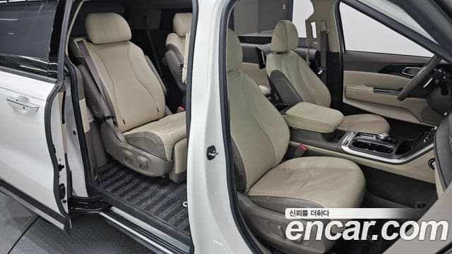 Kia Carnival 2021 — ფოტო 10/20