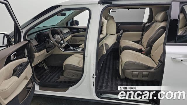Kia Carnival 2021 — ფოტო 12/20