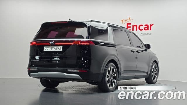 Kia Carnival 2021 — ფოტო 2/20