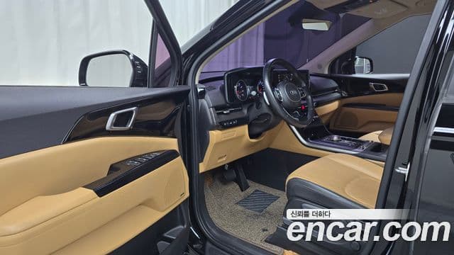 Kia Carnival 2021 — ფოტო 10/20