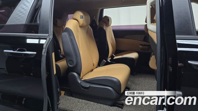 Kia Carnival 2021 — ფოტო 11/20