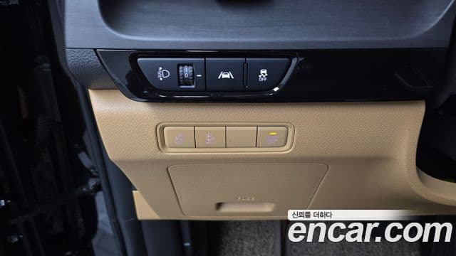 Kia Carnival 2021 — ფოტო 20/20
