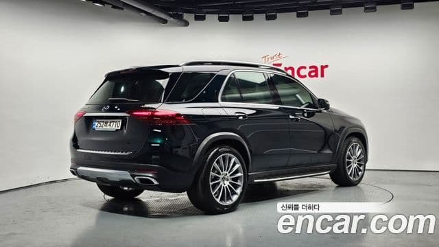 Mercedes-Benz GLE-Class 2023 — Фото 2/20