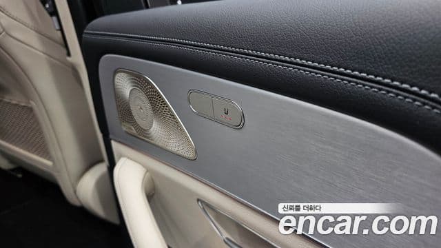 Mercedes-Benz GLE-Class 2023 — Фото 19/20