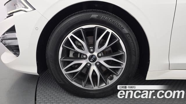 Kia K5 2021 — ფოტო 5/20