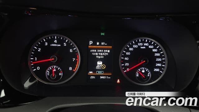 Kia K5 2021 — ფოტო 8/20