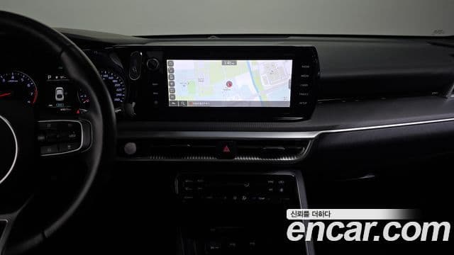 Kia K5 2021 — ფოტო 14/20
