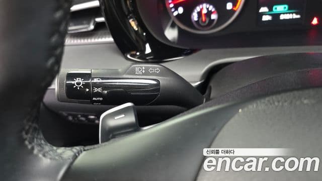 Kia K5 2021 — ფოტო 18/20