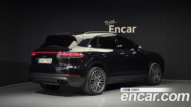 Porsche Cayenne 2020 — ფოტო 2/20
