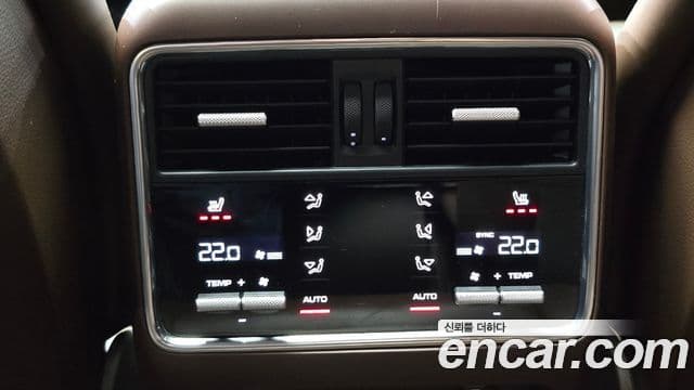 Porsche Cayenne 2020 — ფოტო 25/32
