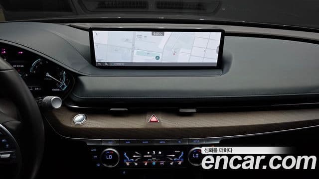 Genesis Electrified G80 2022 — ფოტო 14/20