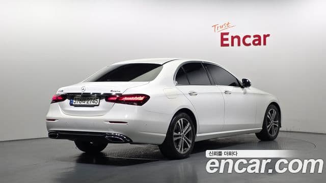 Mercedes-Benz E-Class 2021 — ფოტო 2/20
