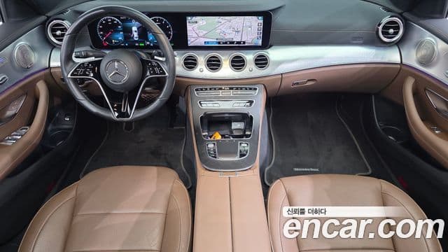 Mercedes-Benz E-Class 2021 — ფოტო 7/20