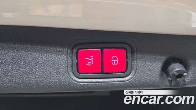 Mercedes-Benz E-Class 2021 — ფოტო 19/20