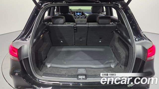Mercedes-Benz GLA-Class 2020 — Şəkil 18/20