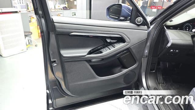 Land Rover Range Rover Evoque 2020 — Photo 7/32