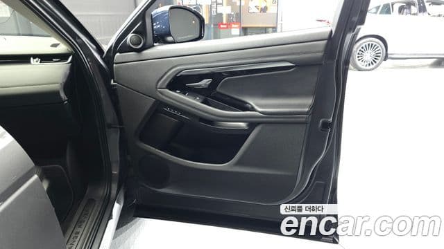 Land Rover Range Rover Evoque 2020 — Photo 13/32