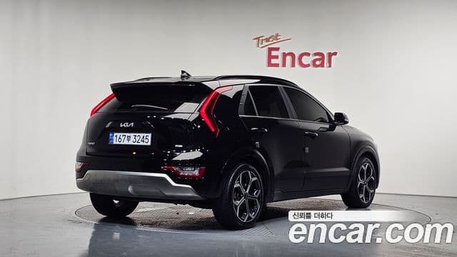 Kia Niro 2022 — ფოტო 2/20