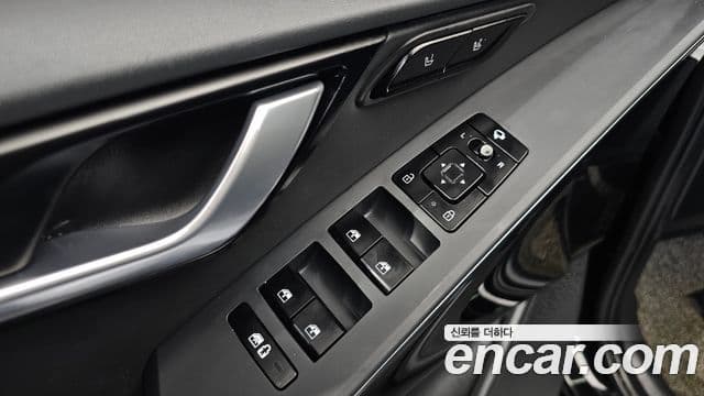 Kia Niro 2022 — ფოტო 19/20