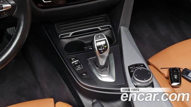 BMW 3 Series 2018 — Şəkil 9/20